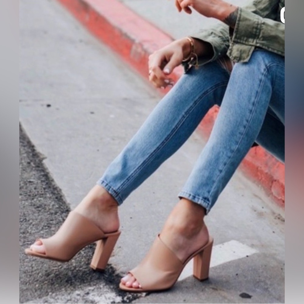 Vince‎ Hanna Nude Leather Block Heel Mule size 7.5